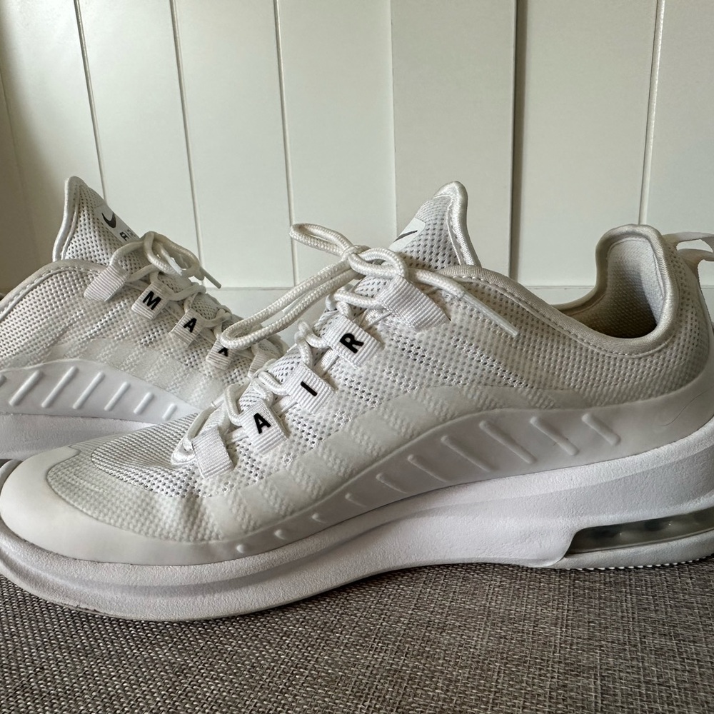 Women’s nike air max